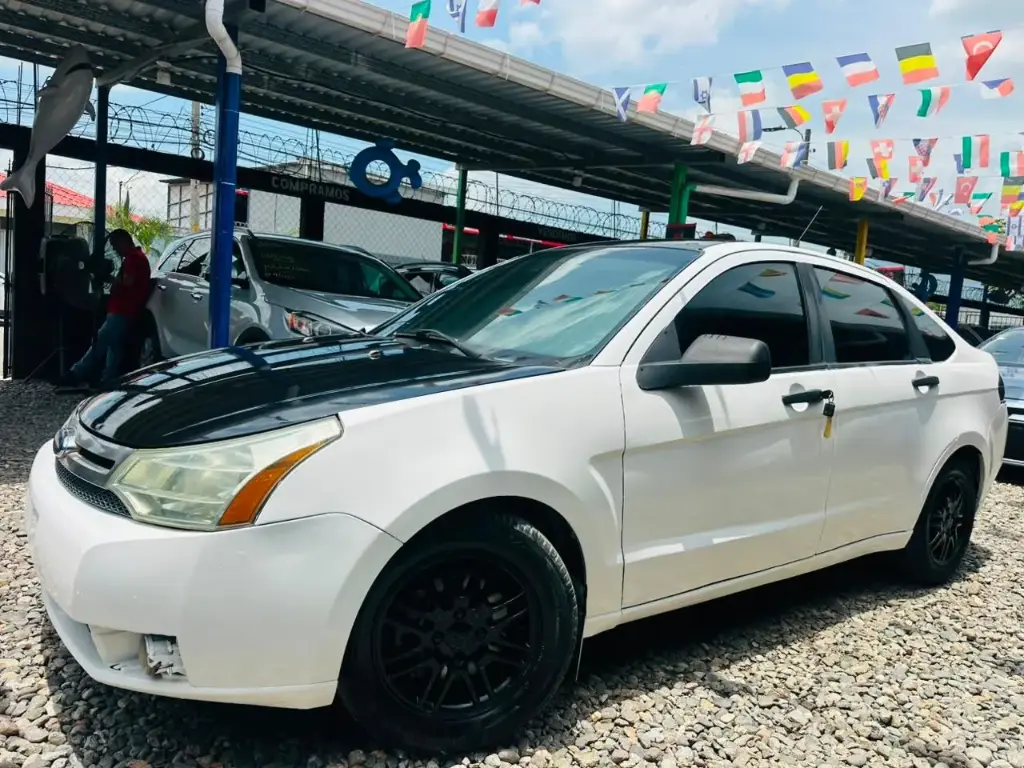 Ford Focus blanco 2009 Automatico