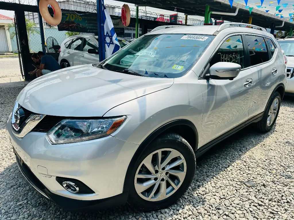 Nissan Rogue Plateado 4x4 2014 Automatico