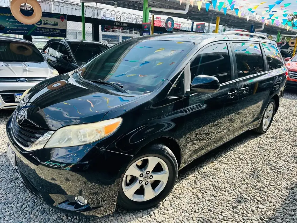 Toyota Siena Negro 2011 Automatico
