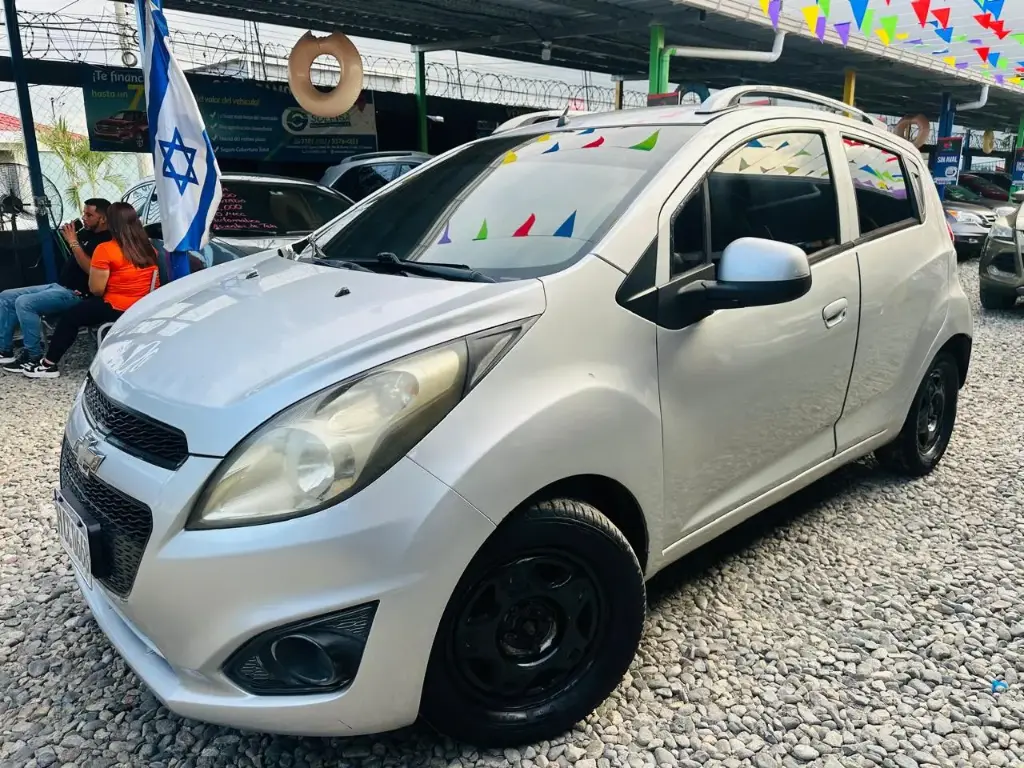 Chevrolet Spark plateado 2014 mecanico