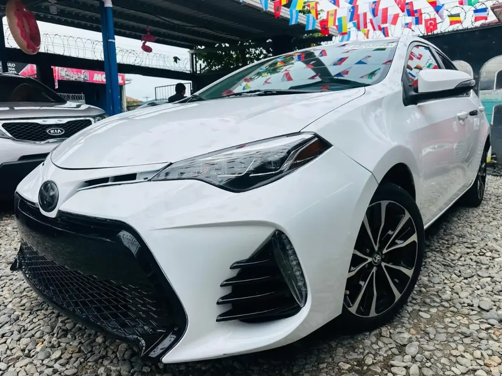 Toyota Corolla Blanco 2017 Automatico