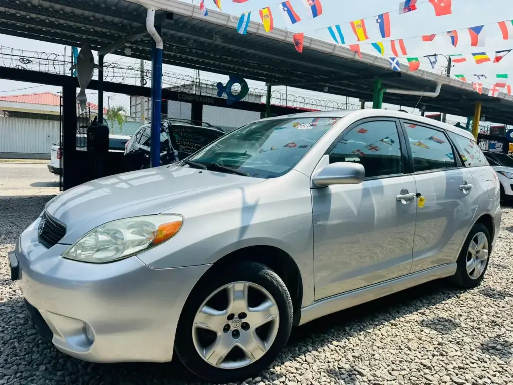 Toyota Matrix Plateado 2005 Automatico