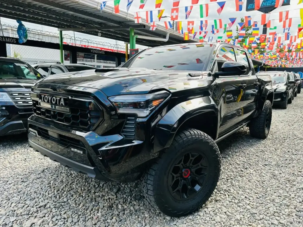 Toyota Tacoma Negro 2025 Automatico