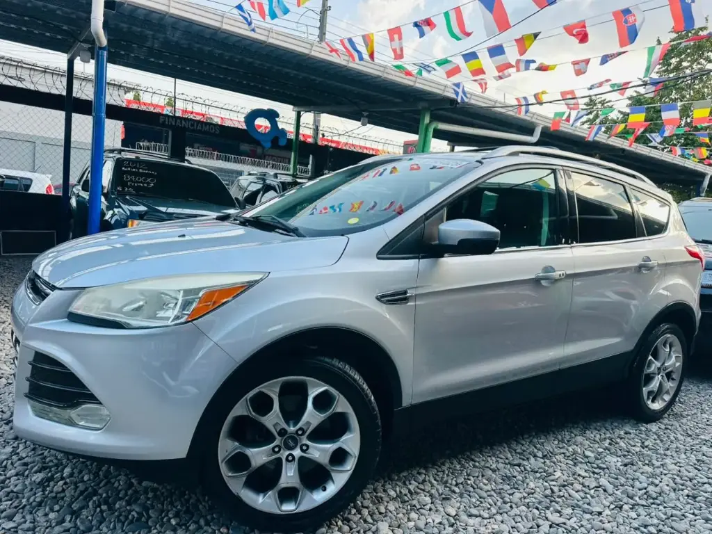 Ford Escape Plateado 4X4 2014 Automatico