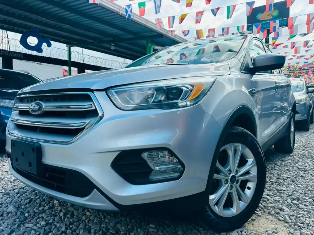 Ford Escape Plateado 4X4 2019 Automatico