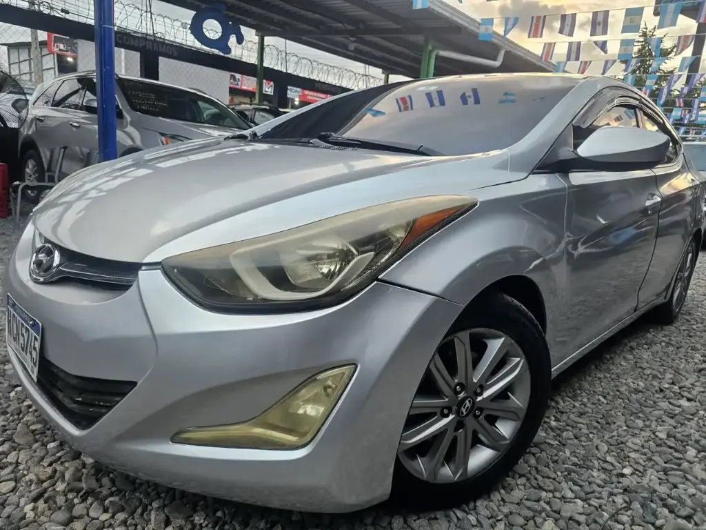 Hyundai Elantra Plateado 2014 Automatico