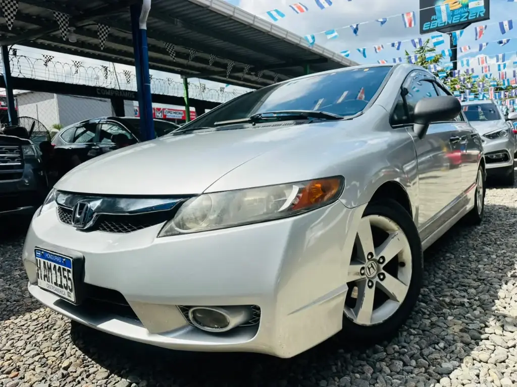 Honda Civic Plateado 2010 Automatico