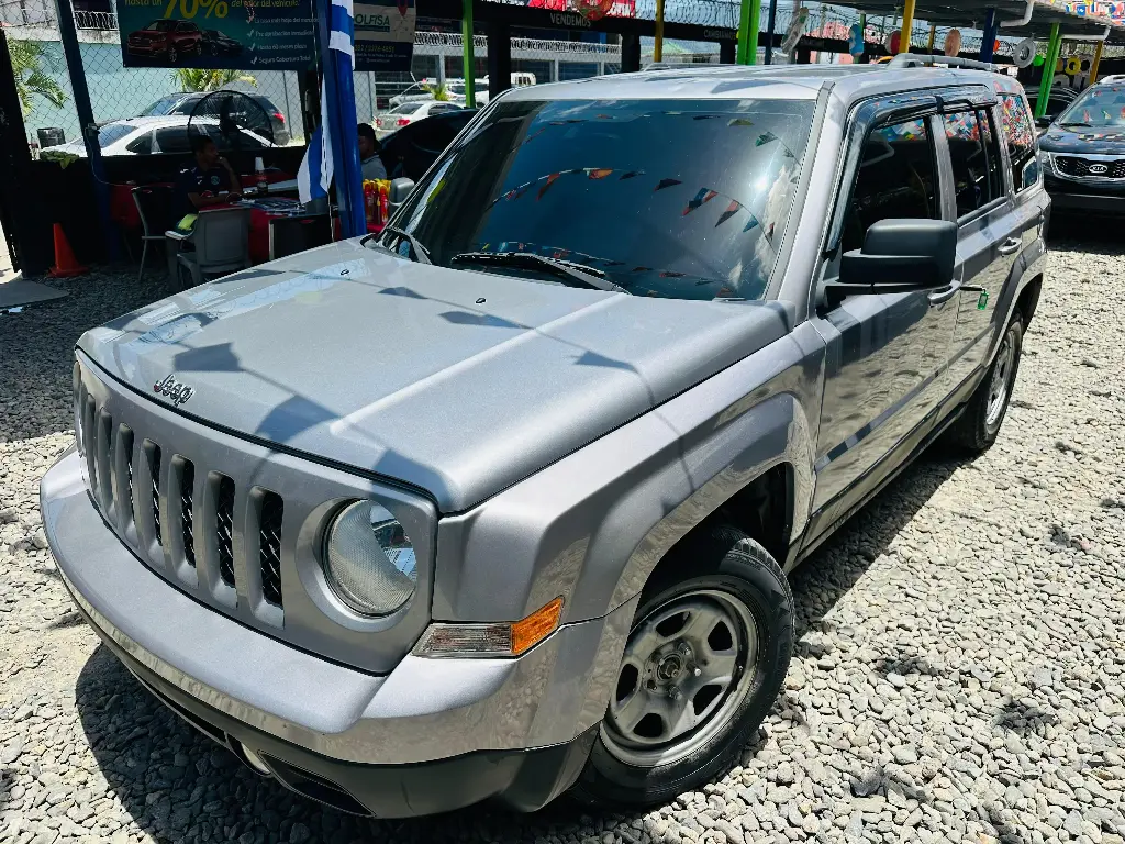 Jeep Patriot Plateado 2016 Automatico