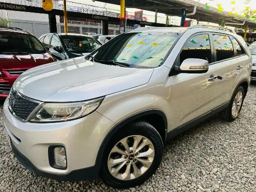 [HBN6415] Kia Sorento Plata Brillante 2014 Automatico