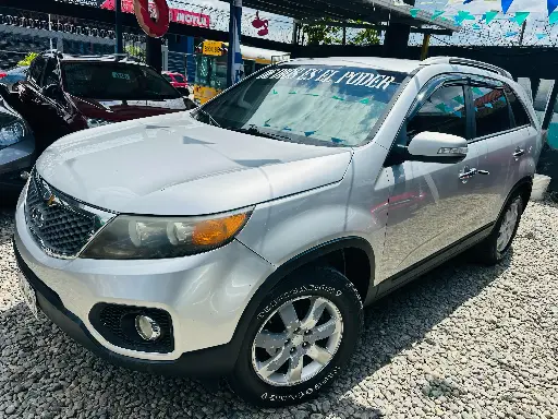 [HAW6582] Kia Sorento Gris 2011 Automatico