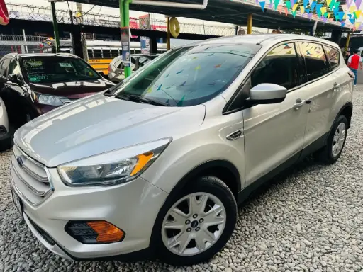 [HBE2974] Ford Escape Plateado 2017 Automatico
