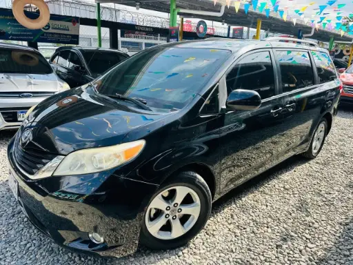 [HAB6760] Toyota Siena Negro 2011 Automatico