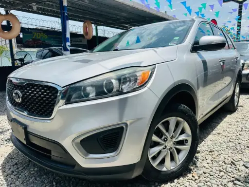 [JAO8136] Kia Sorento Plateada 4x4 2018 Automatico