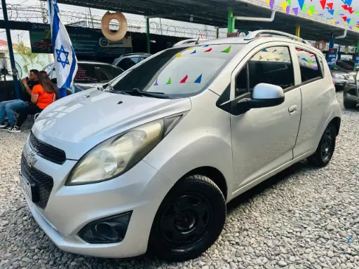 [HCC0668] Chevrolet Spark plateado 2014 mecanico