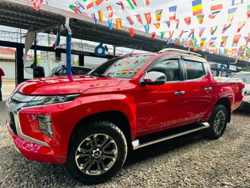 [HDZ4985] Mitsubishi L200 Rojo 4x4 2023 Diesel